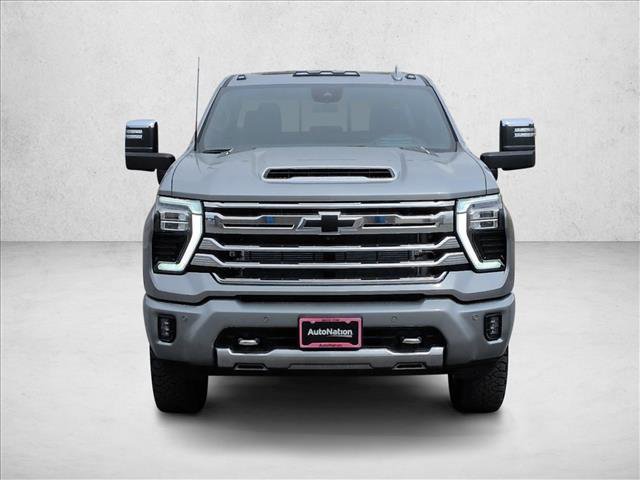 Used 2026 Chevrolet Silverado 2500 High Country w/ High Country Premium Package AWD/4WD video 3