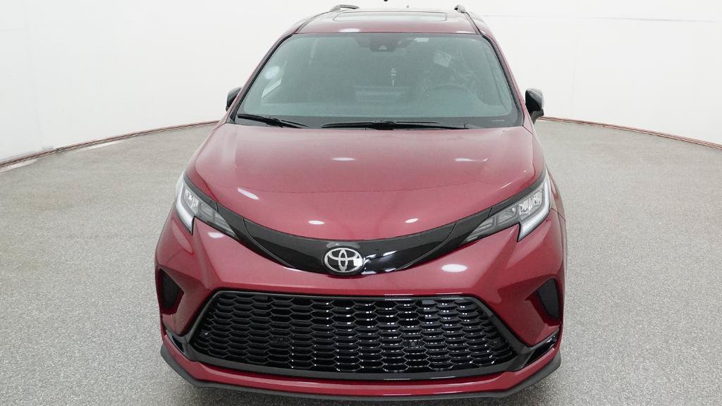 New 2026 Toyota Sienna XSE FWD image 2