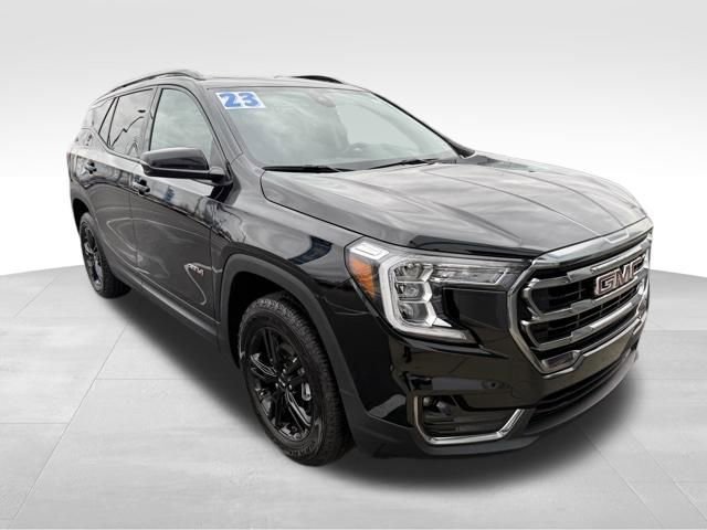 Used 2023 GMC Terrain AT4 image 3