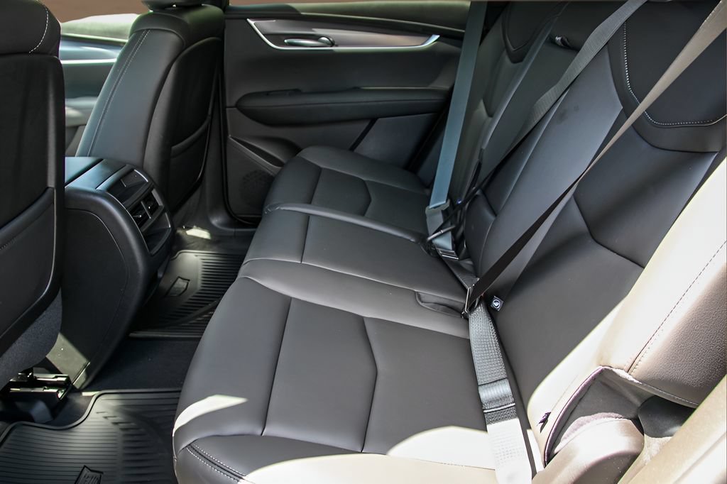 Certified 2025 Cadillac XT5 Luxury FWD image 20