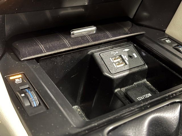 Used 2023 Lexus GX 460 Premium w/ Premium Package image 38