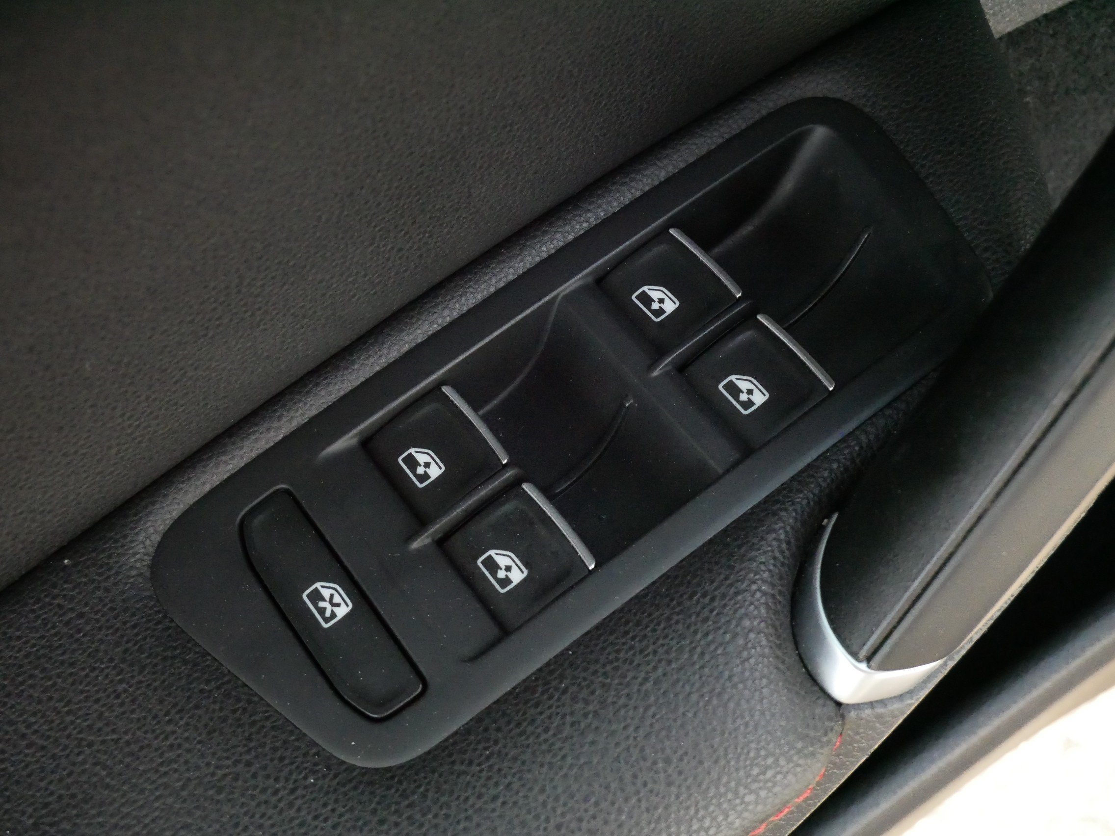 Used 2017 Volkswagen GTI SE FWD image 19