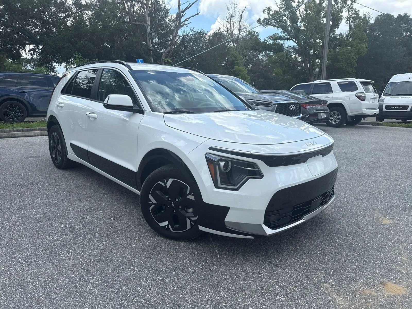 Used 2023 Kia Niro Wind FWD image 7