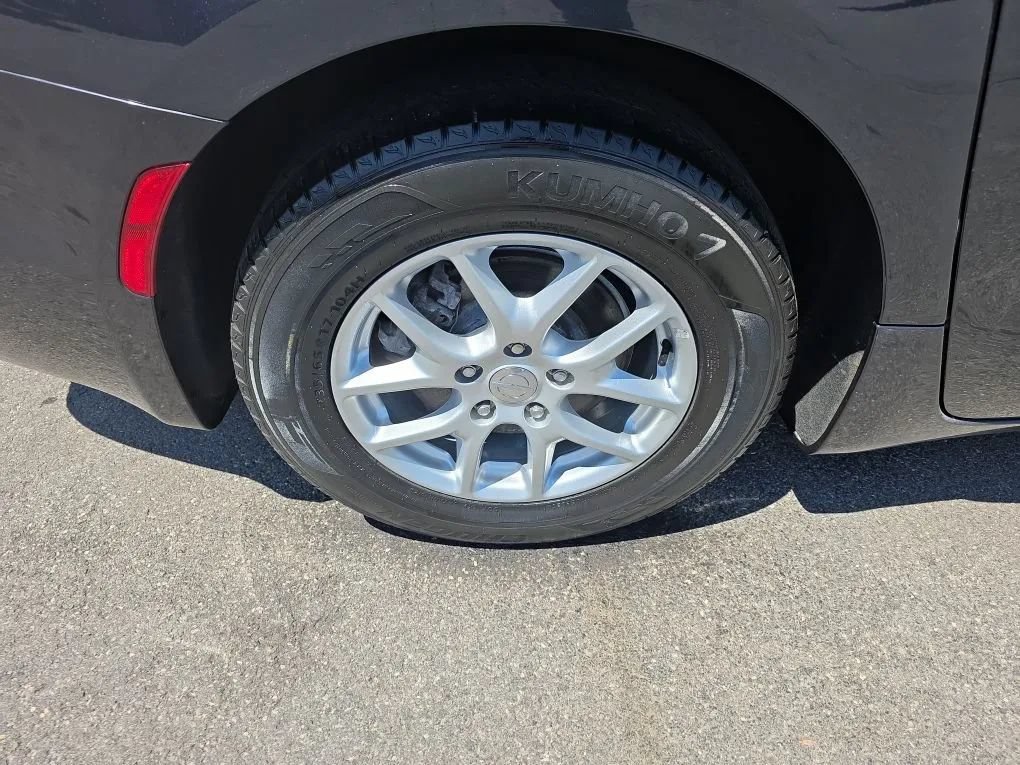Used 2020 Chrysler Pacifica Touring-L FWD image 15