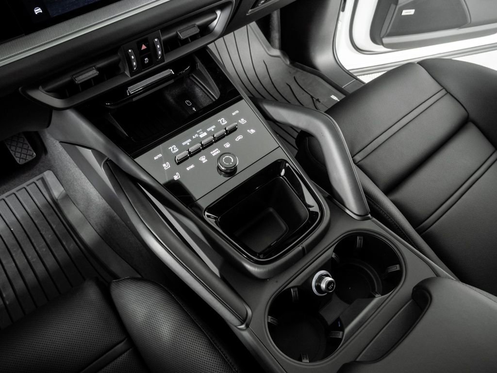 New 2026 Porsche Cayenne Coupe image 18