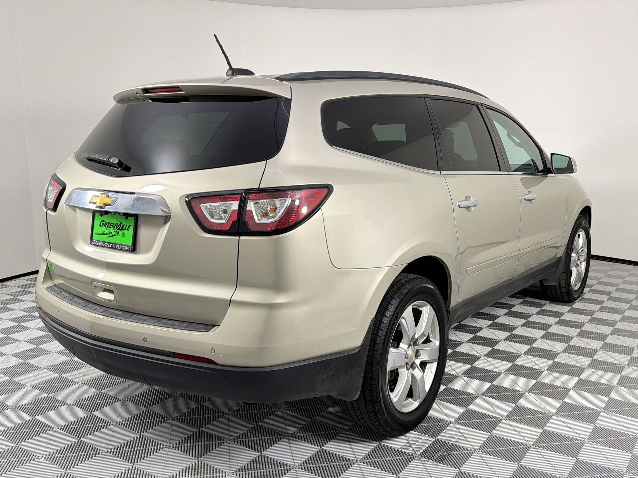 Used 2016 Chevrolet Traverse LT w/ Style and Technology Package image 9