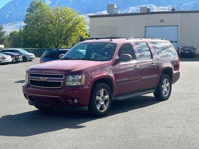 Used 2007 Chevrolet Suburban LT w/ LT Preferred Equipment Group AWD/4WD image 8