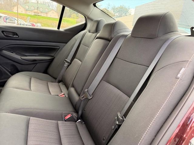 Used 2025 Nissan Altima 2.5 SV FWD image 13