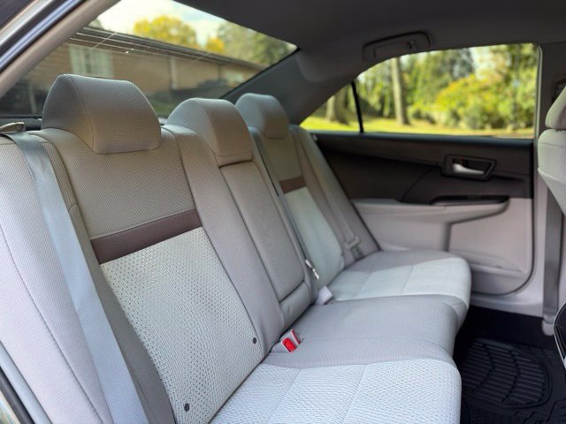 Used 2014 Toyota Camry LE FWD image 32