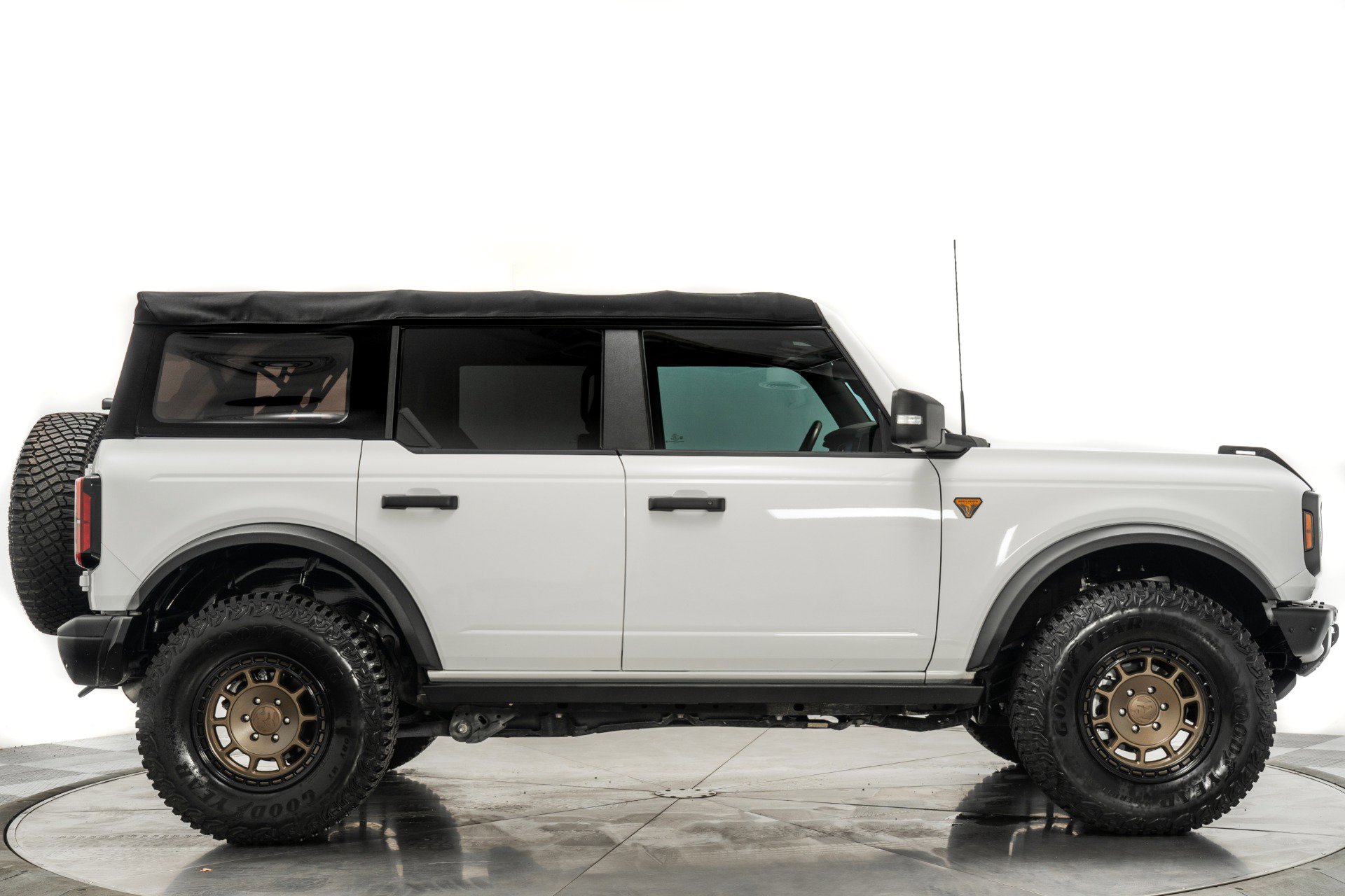 Used 2021 Ford Bronco Badlands image 52