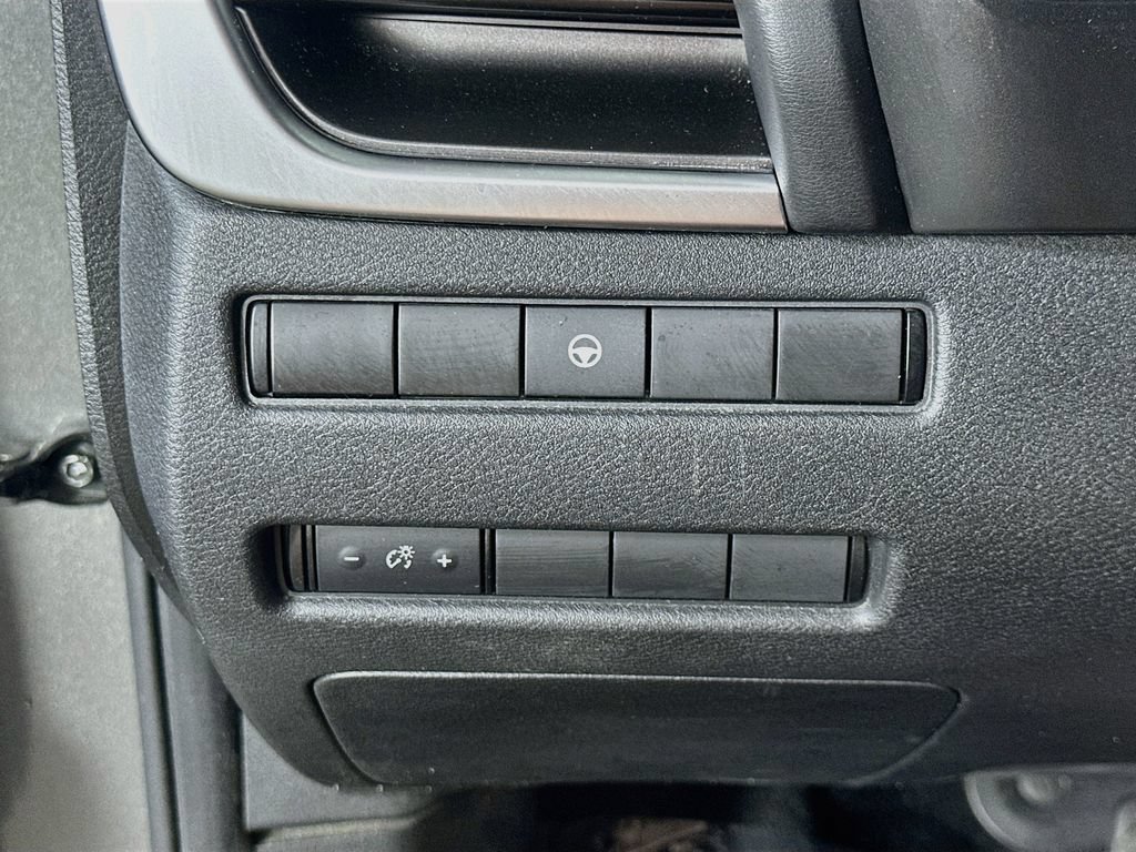 Used 2021 Nissan Rogue SV FWD image 23