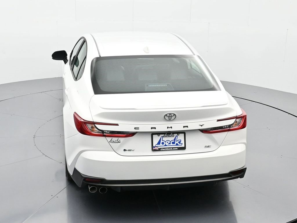 Used 2025 Toyota Camry SE image 32