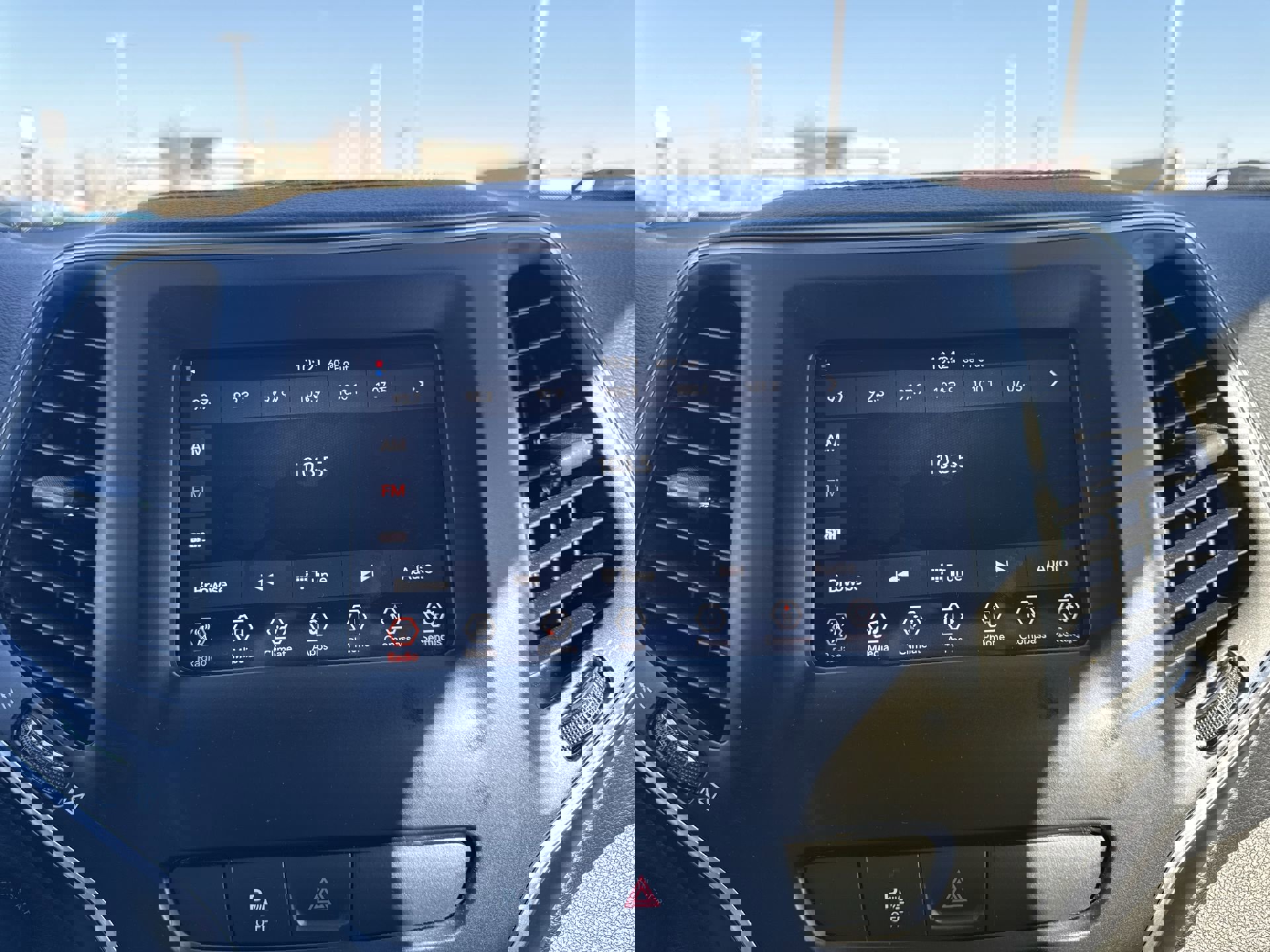 Used 2020 Jeep Cherokee Latitude image 16