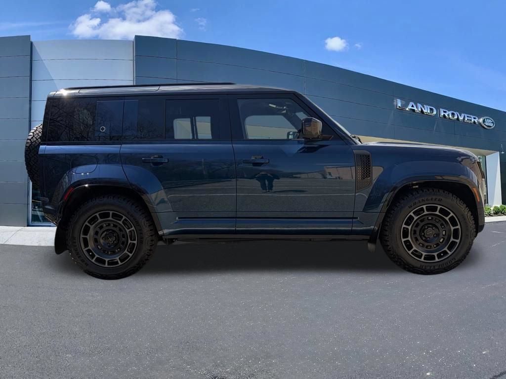 New 2026 Land Rover Defender 110 AWD/4WD image 4