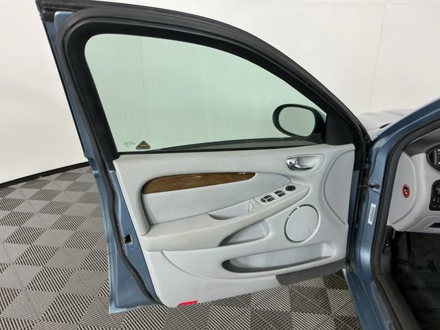 Used 2002 Jaguar X-TYPE 3.0 image 11
