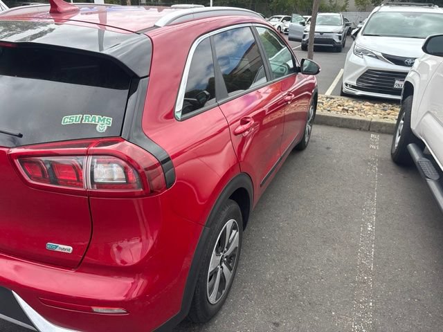 Used 2017 Kia Niro EX FWD image 5