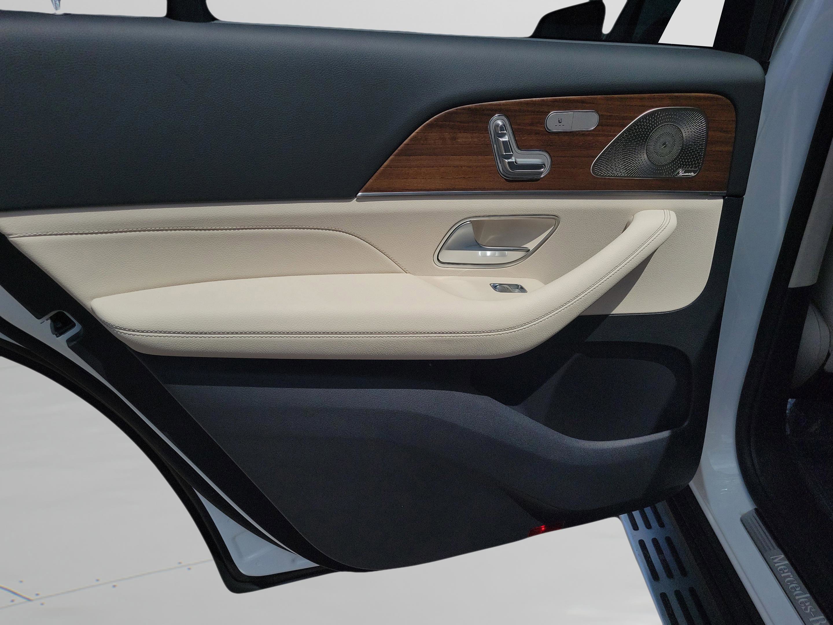 New 2026 Mercedes-Benz GLS 450 4MATIC image 7