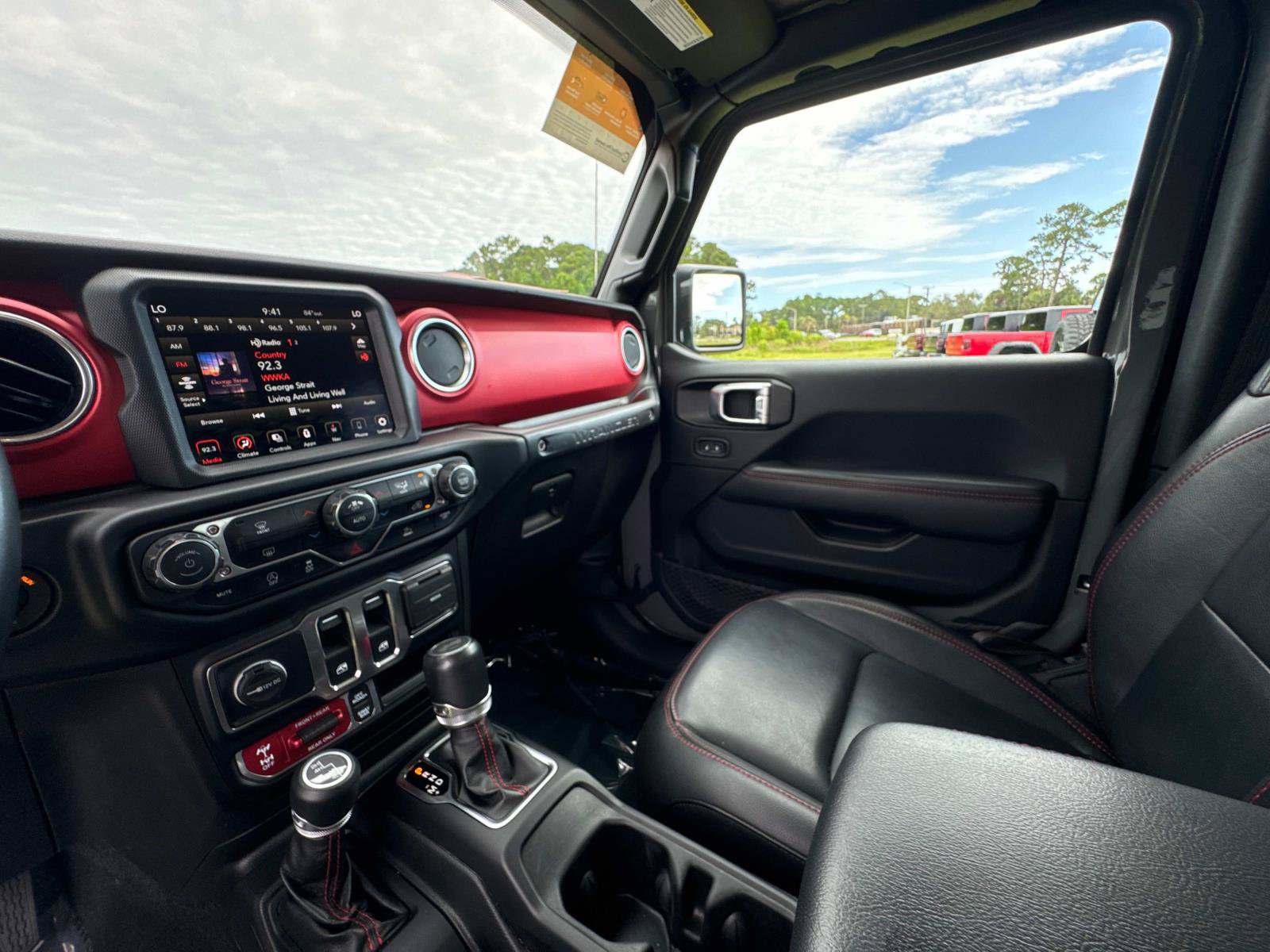 Used 2022 Jeep Wrangler Rubicon w/ LED Lighting Group AWD/4WD image 21