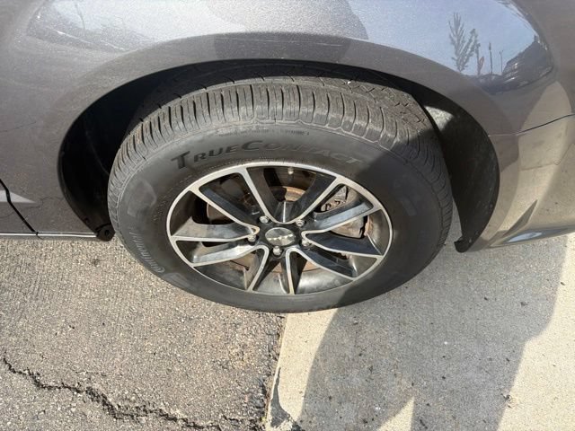 Used 2017 Dodge Grand Caravan SE FWD image 12