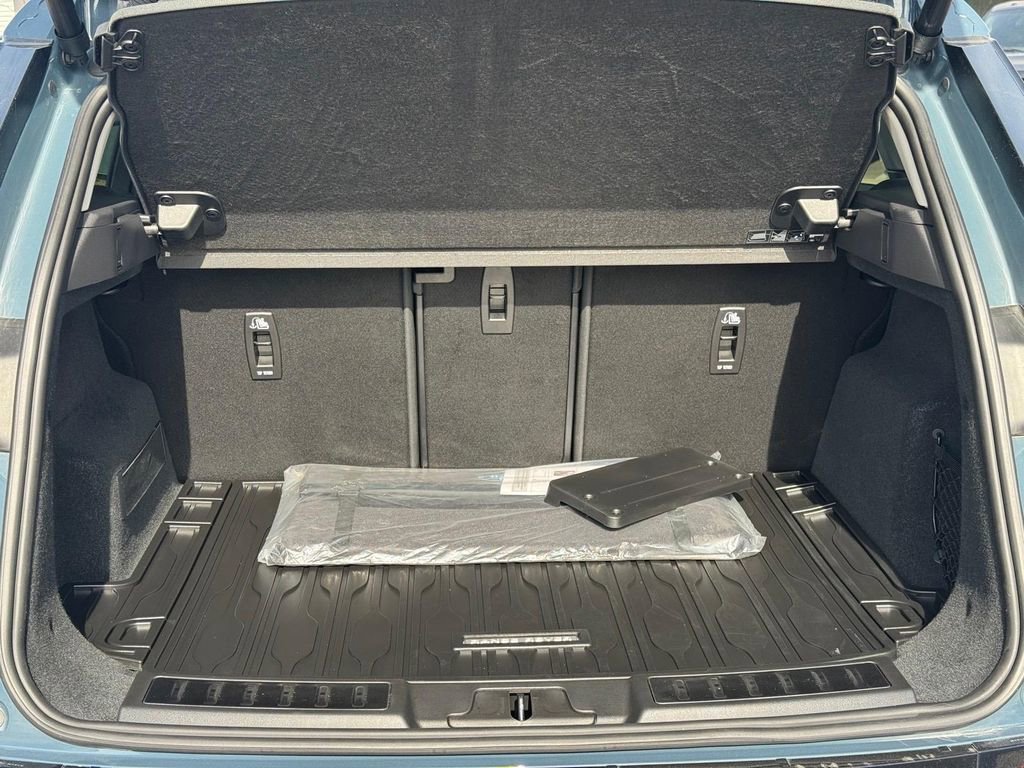 Used 2024 Land Rover Range Rover Evoque Dynamic SE image 5
