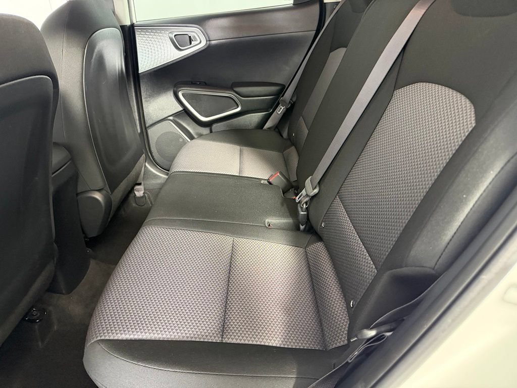 Used 2025 Kia Soul LX w/ LX Technology Package FWD image 24