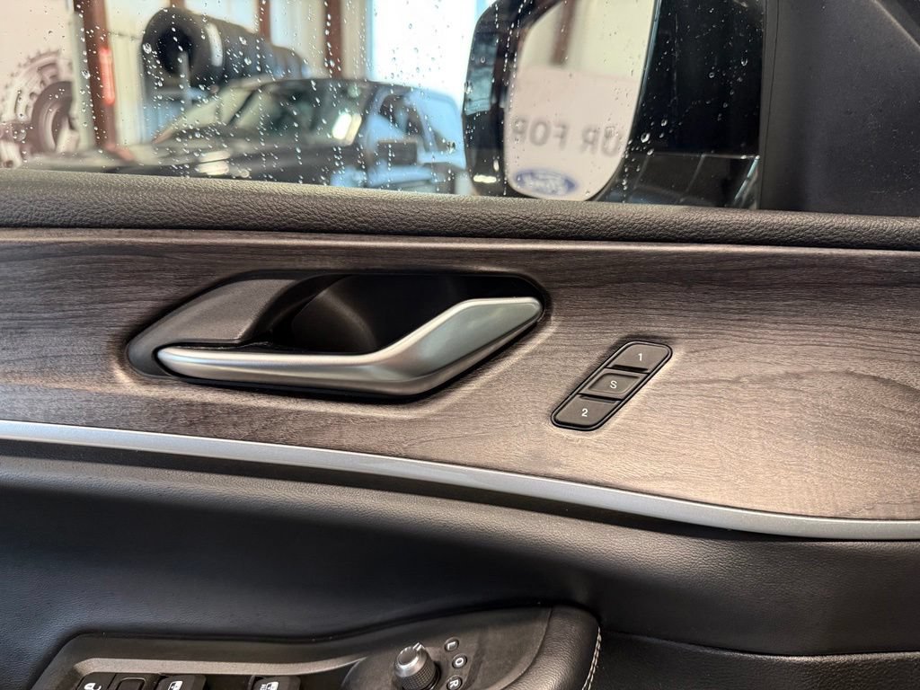 Used 2021 Jeep Grand Cherokee L Limited RWD image 10