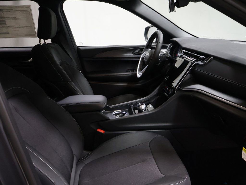 New 2025 Jeep Grand Cherokee L Laredo w/ Luxury Tech Group I image 19