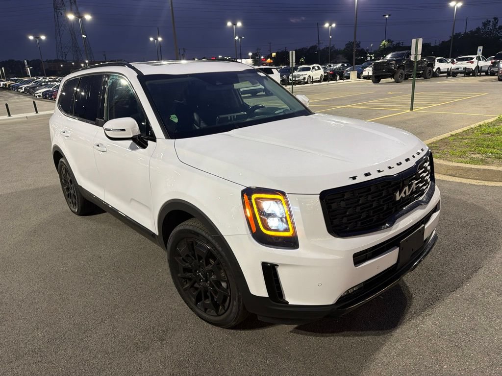 Used 2022 Kia Telluride SX w/ SX Prestige Package AWD/4WD image 3