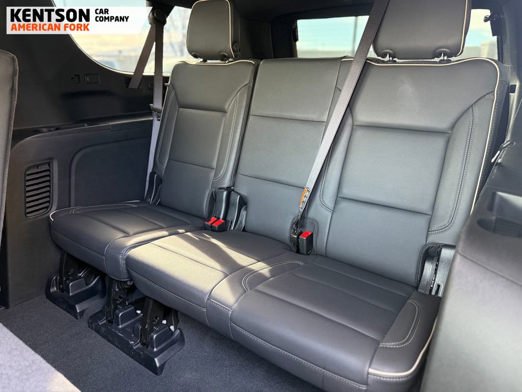 Used 2025 GMC Yukon XL Elevation image 40