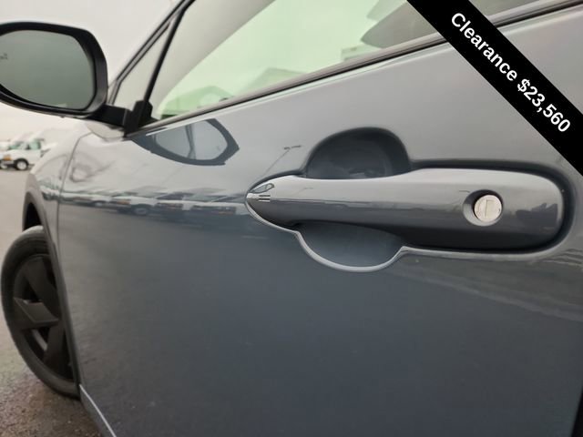 Used 2024 Toyota Prius LE image 17