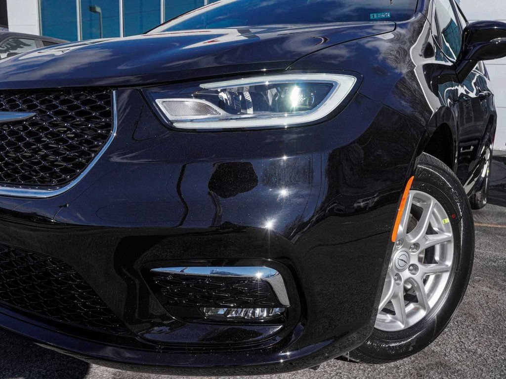 New 2026 Chrysler Pacifica Select FWD image 42
