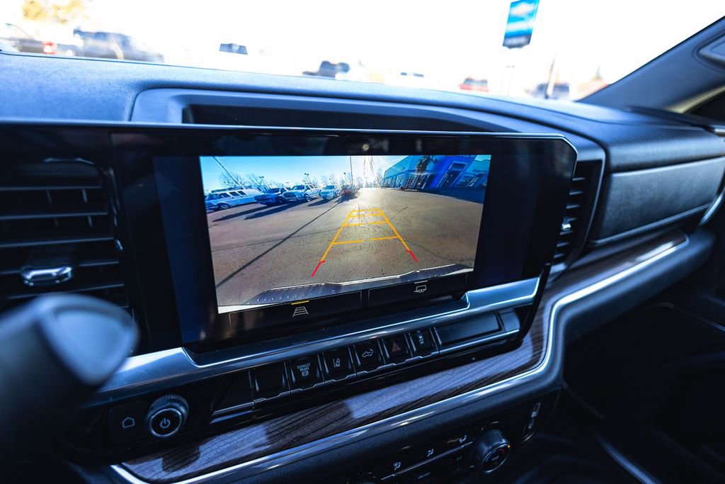 Used 2024 Chevrolet Silverado 3500 LT image 17