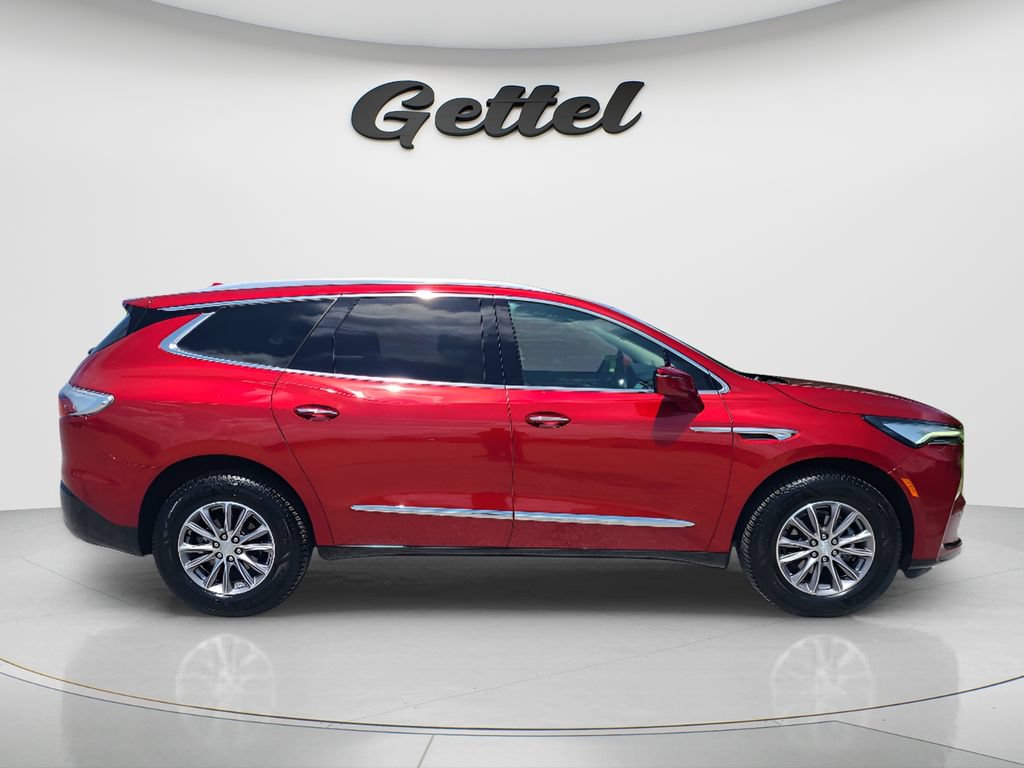 Used 2022 Buick Enclave Essence w/ Sound and Sites Package FWD image 4