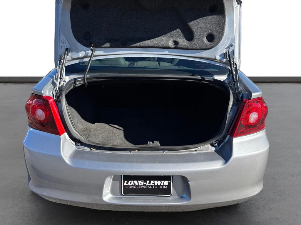 Used 2013 Dodge Avenger SE image 24