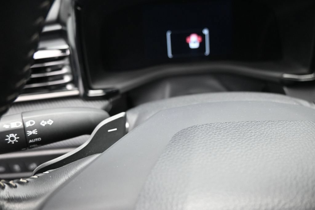 Used 2025 Toyota Camry SE FWD image 20