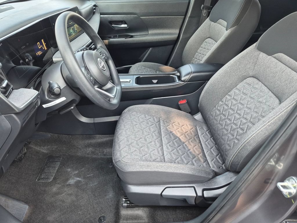 Used 2025 Nissan Kicks SV AWD/4WD image 10
