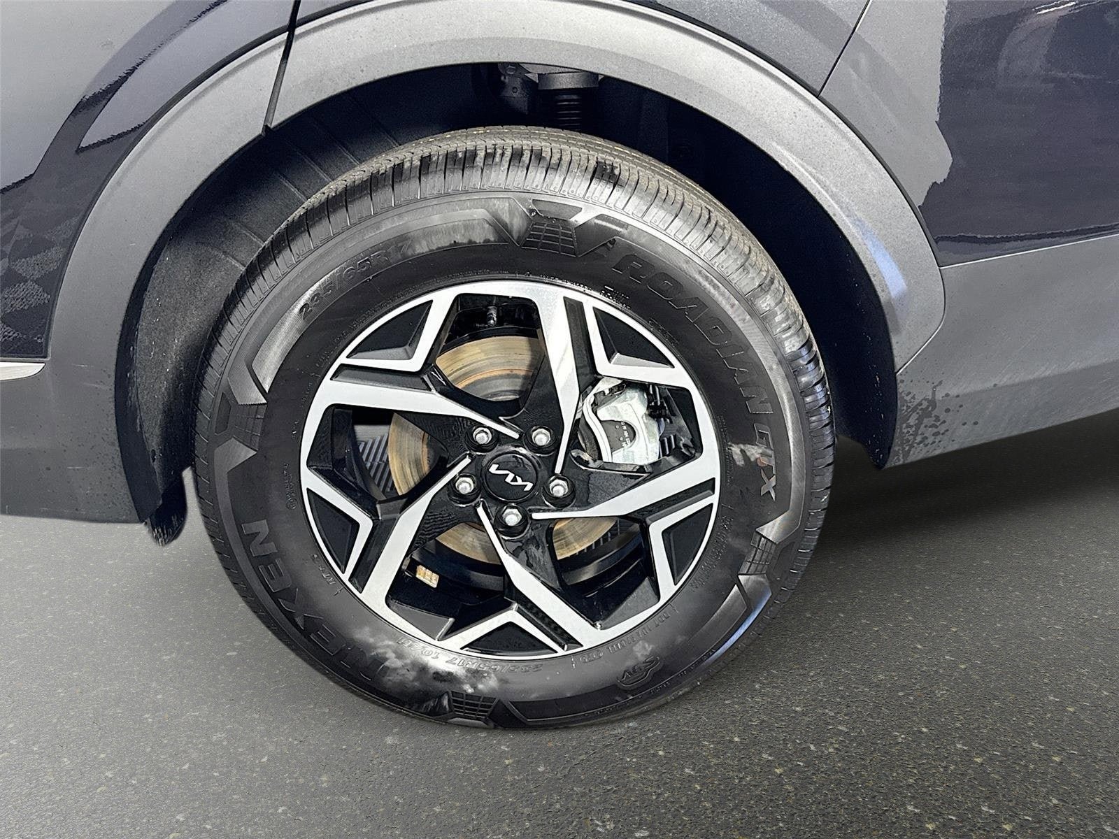 Certified 2025 Kia Sportage LX AWD/4WD image 30
