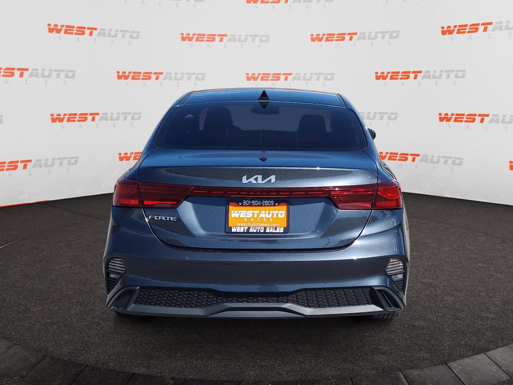 Used 2022 Kia Forte LXS w/ LXS Technology Package FWD image 4