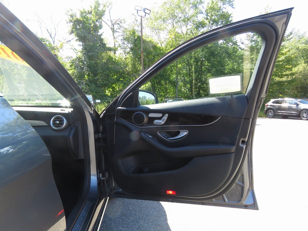 Used 2018 Mercedes-Benz C 300 4MATIC Sedan image 13
