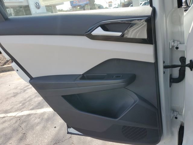 Certified 2025 Volkswagen Taos S image 13