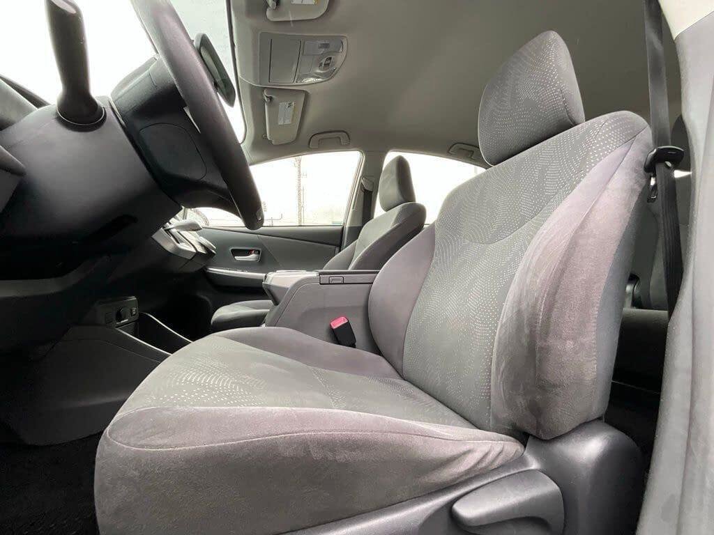 Used 2014 Toyota Prius V Three image 11