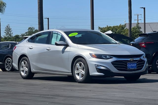 Used 2022 Chevrolet Malibu LT image 2