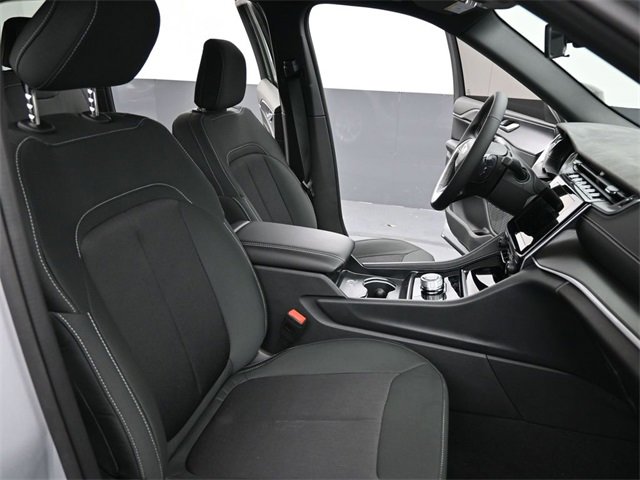 New 2025 Jeep Grand Cherokee Laredo image 25