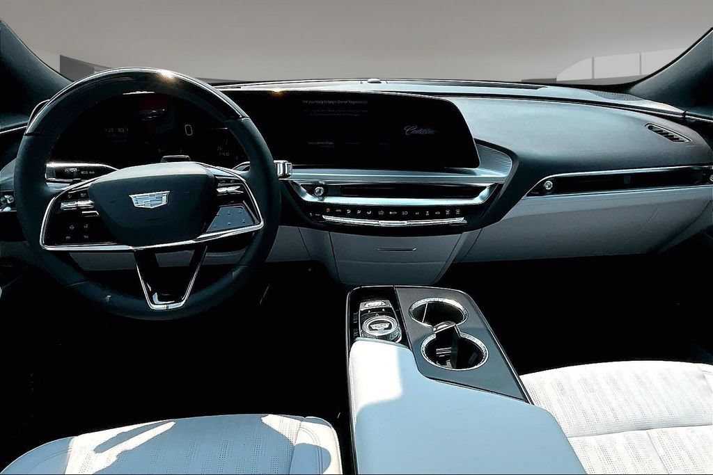 New 2026 Cadillac Lyriq Sport w/ LPO, Floor Liner Package AWD/4WD image 5