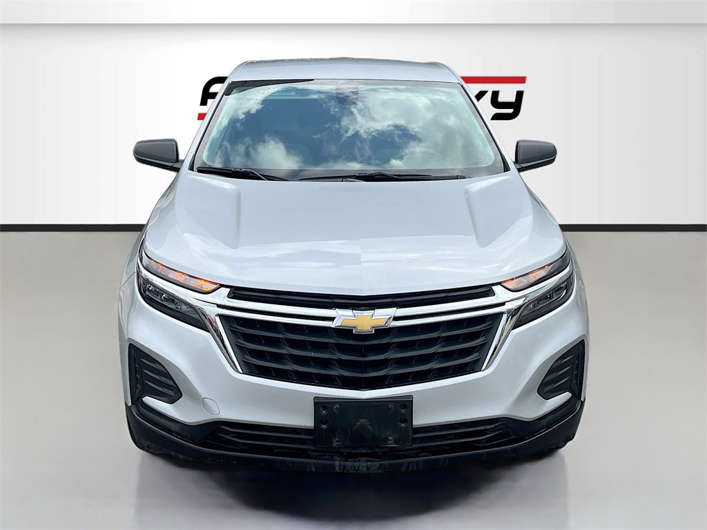 Used 2022 Chevrolet Equinox LS image 2