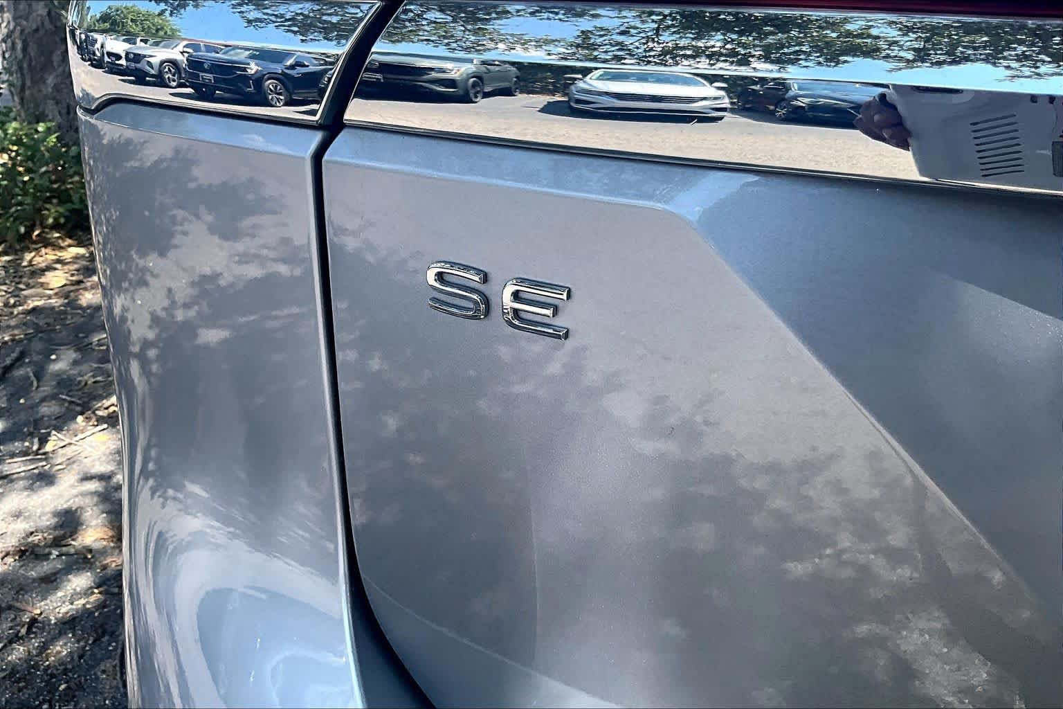 Used 2024 Volkswagen Atlas SE FWD image 10