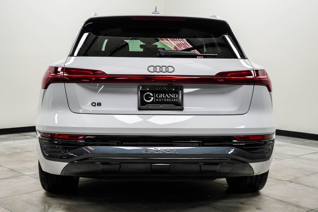 Used 2024 Audi Q8 e-tron Premium Plus w/ Premium Plus Package AWD/4WD image 9