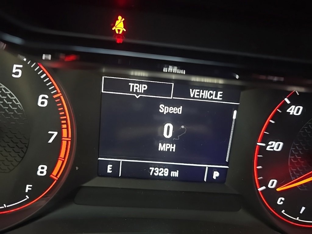 Used 2025 Chevrolet Trax RS w/ Driver Confidence Package image 5