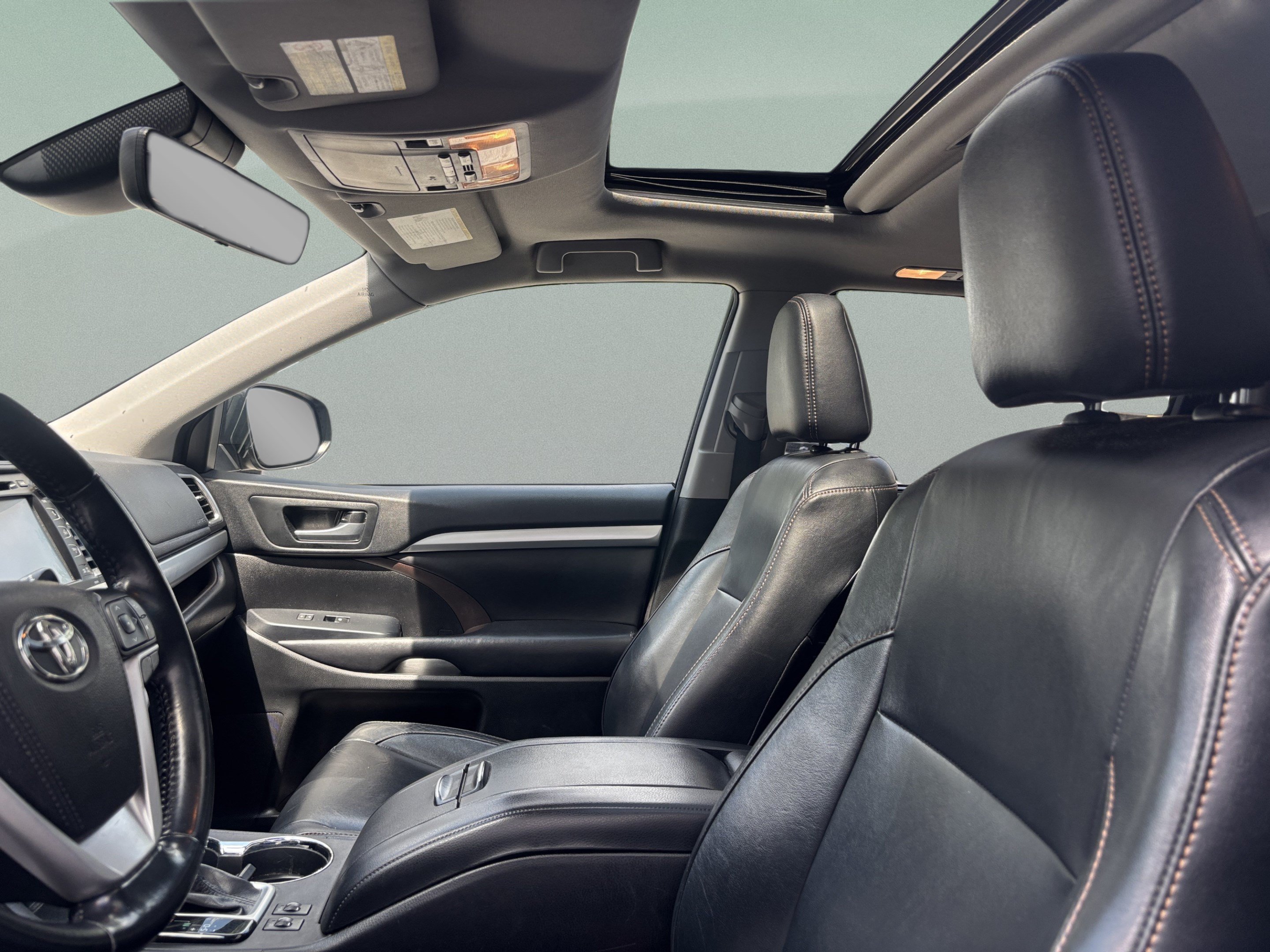 Used 2017 Toyota Highlander XLE FWD image 14