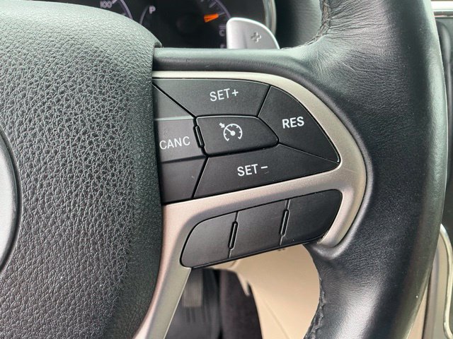 Used 2017 Jeep Grand Cherokee Laredo w/ Quick Order Package 23E AWD/4WD image 29